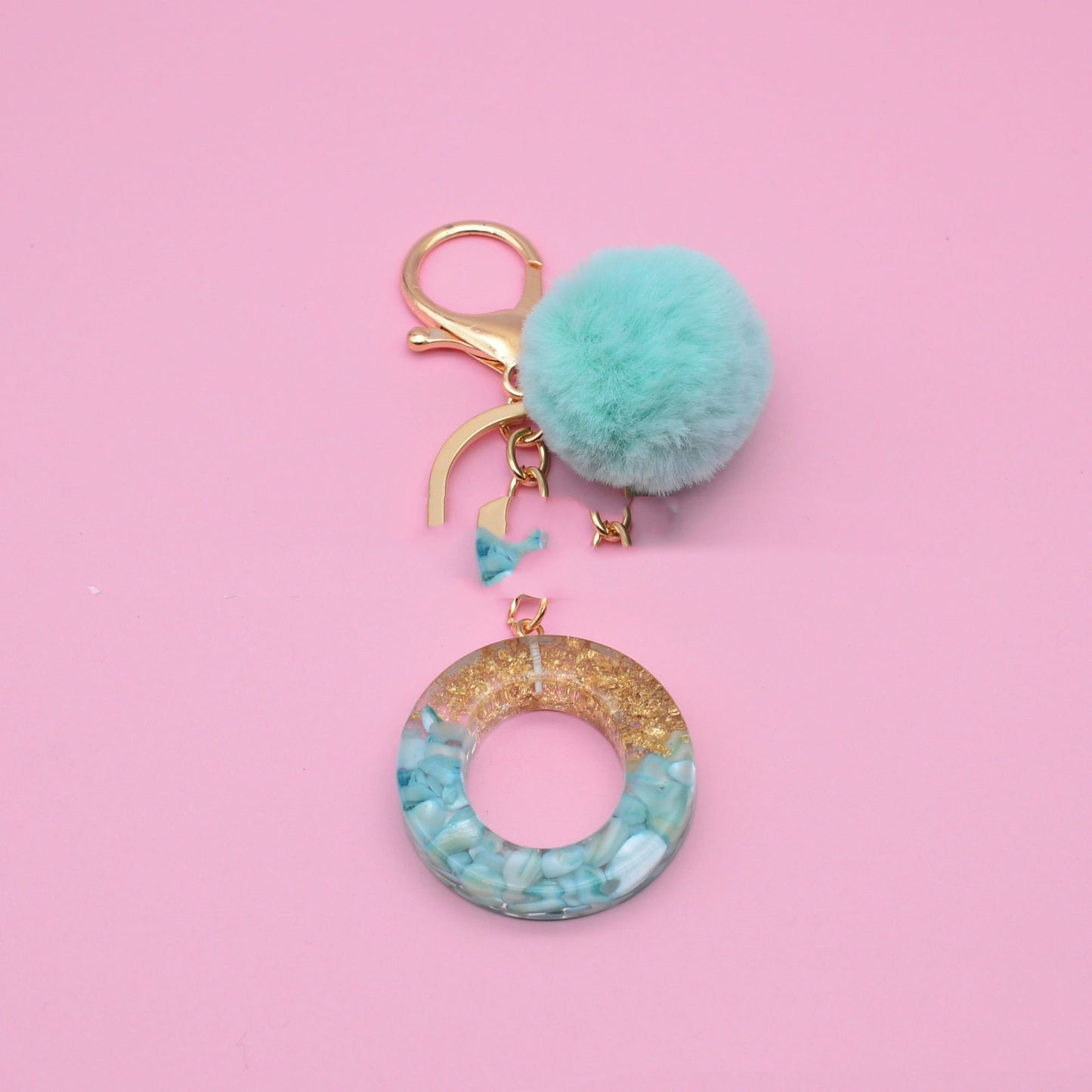 26 English Alphabet Keychains, Green Shell And Gold Foil Epoxy Bag Key Pendant