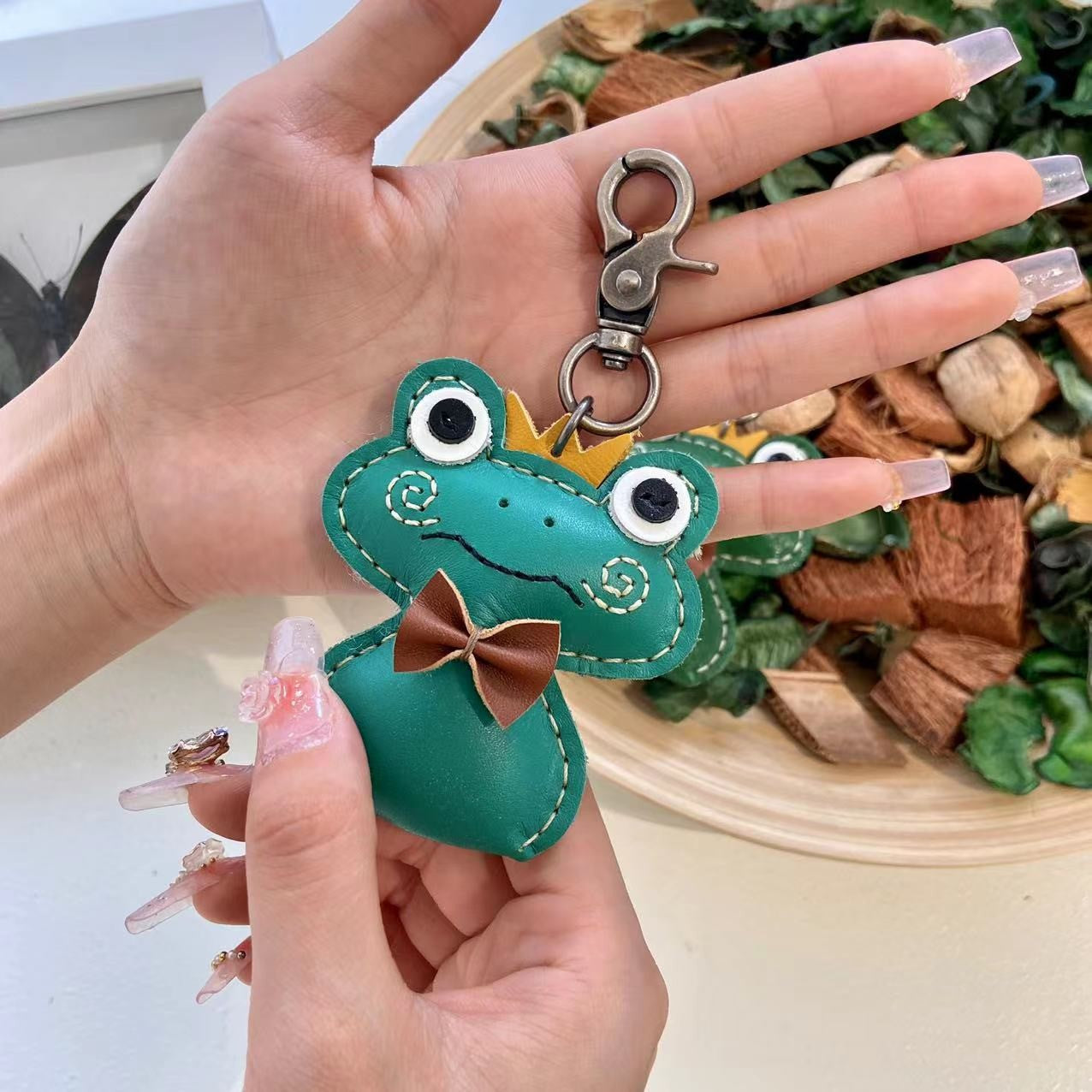 Leather Little Frog Handmade Fashionable All Match Jewelry Package Pendant